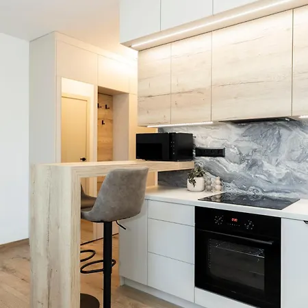 Apartment Alure Residences 9 & 24h Self Check-in, Private Parking In Front Of The Building Included, New Building, Terrace, The Building Has Its Own Park With A And Outdoor Fitness, Children's Playground, Center
